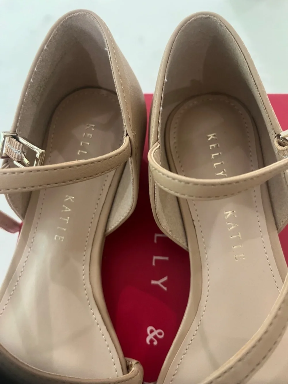 NWT Kelly & Katie gorgeous nude strap shoes